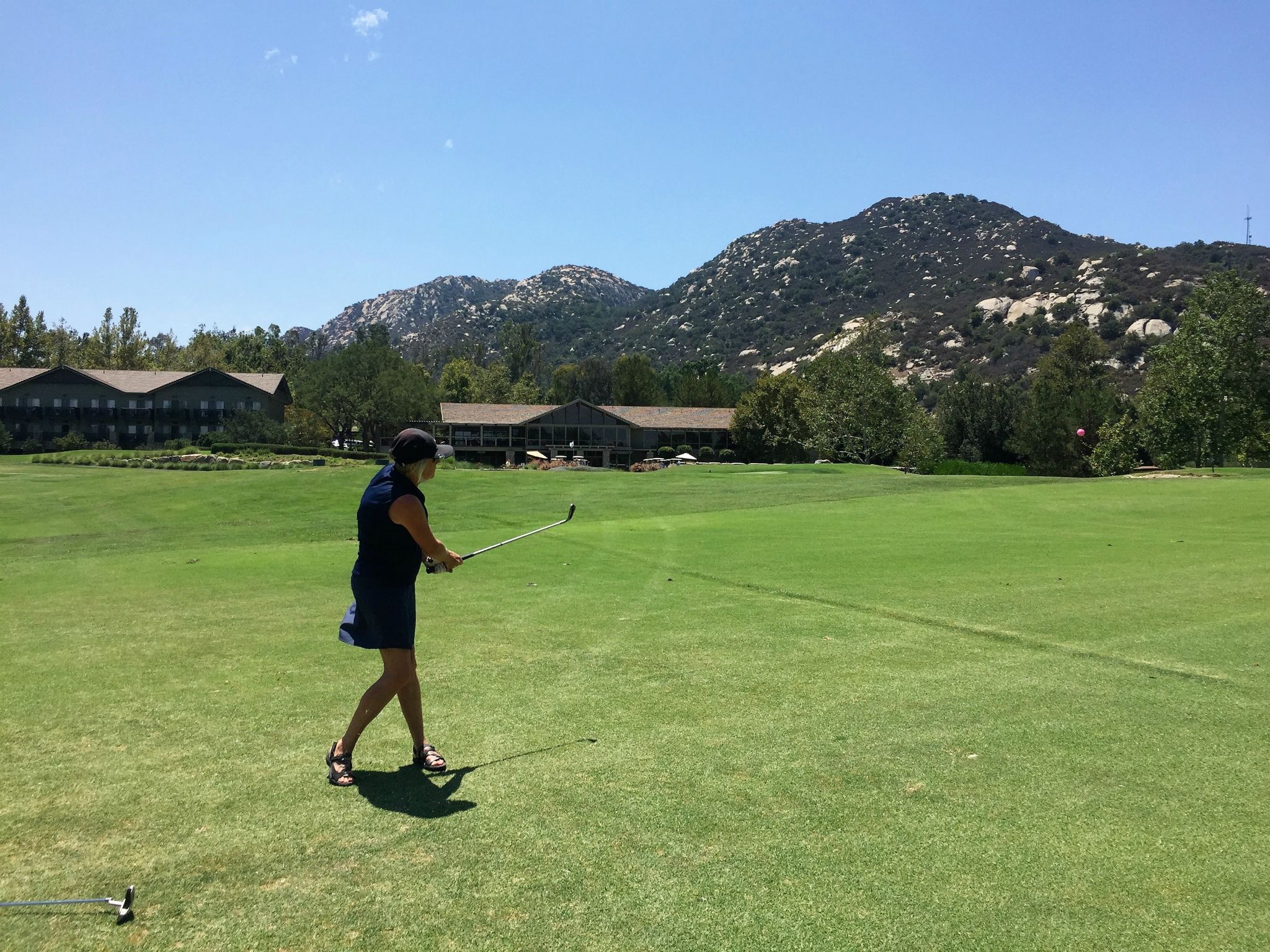 1 or 2 rounds at the golf course on the premises.