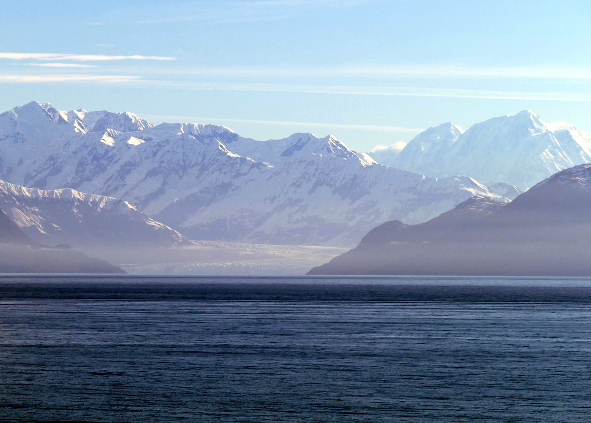 Approachiing Hubbard Glacier