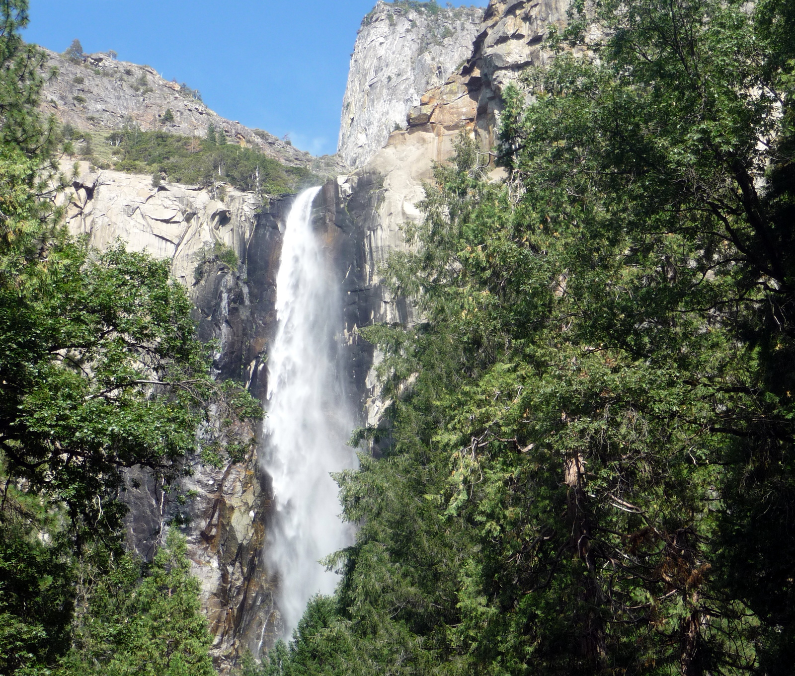 Quick stop at Bridalveil Falls