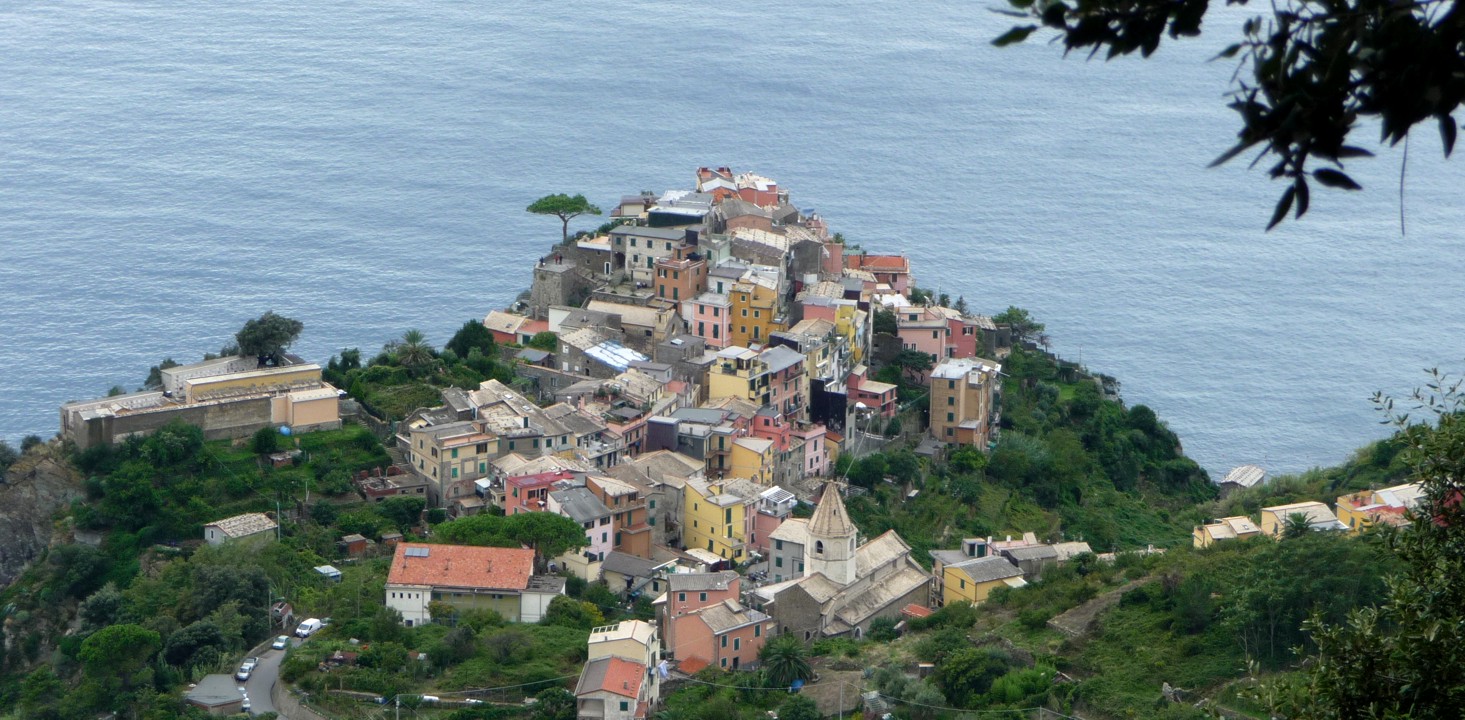 Leaving Corniglia for another 'upper trail' hike to Manarola.