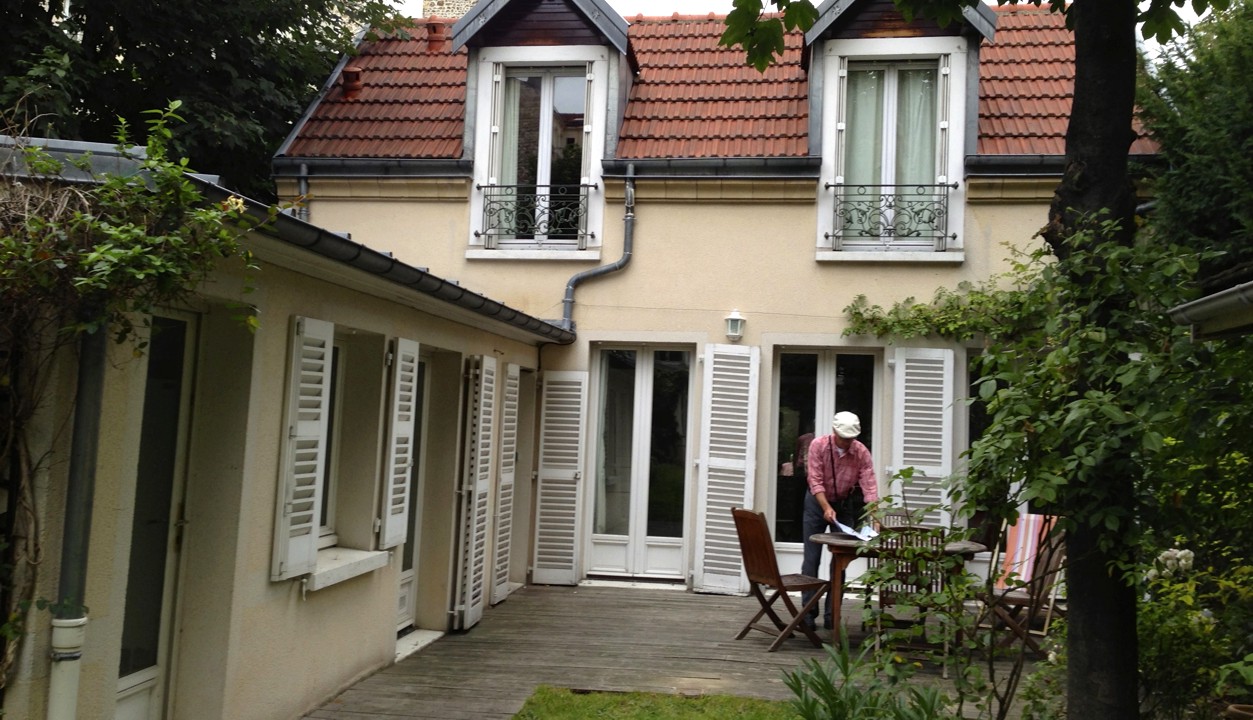 We stayed at this 'granny unit' on Rue de Vaugirard, a block south of the Volontaires Metro station