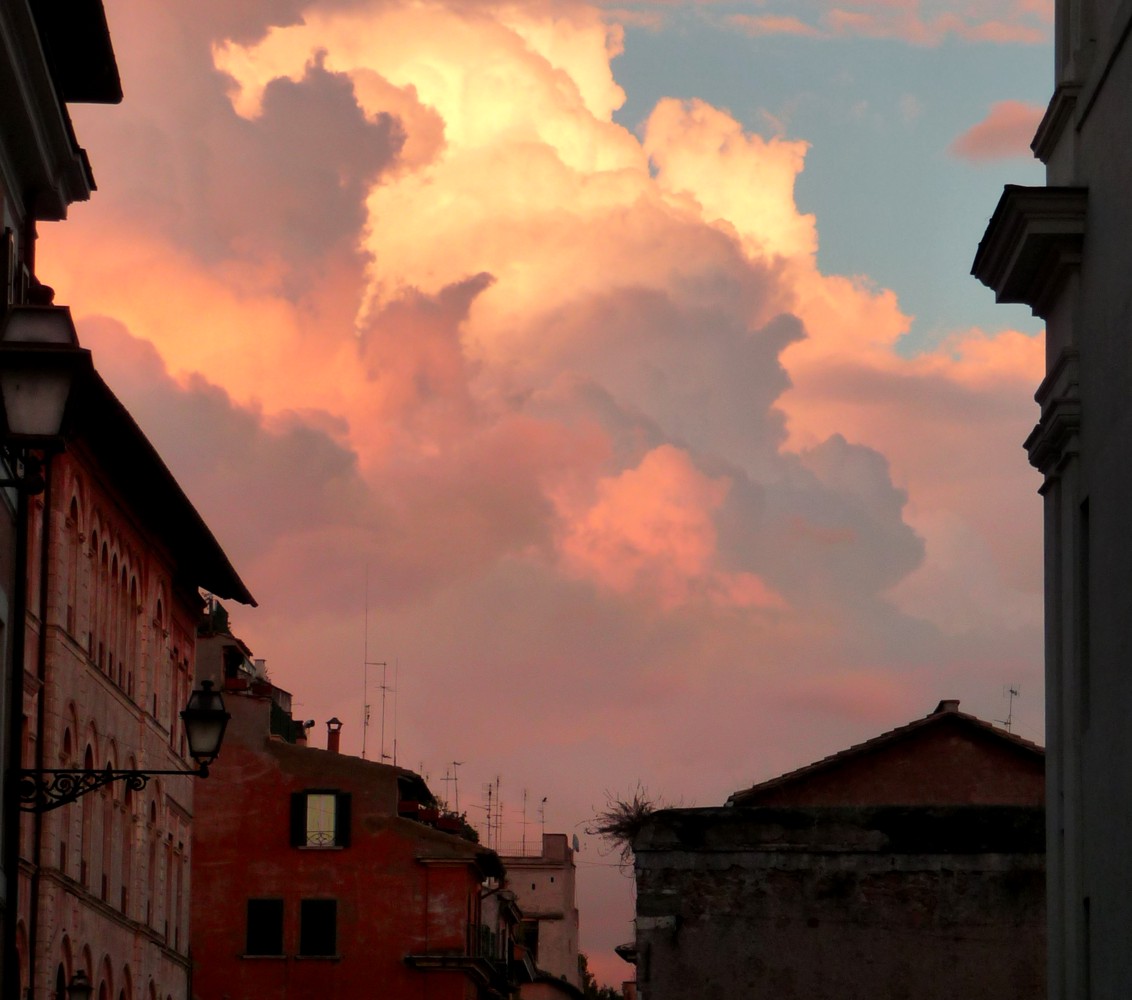 Spectacular sunset in Trastevere.