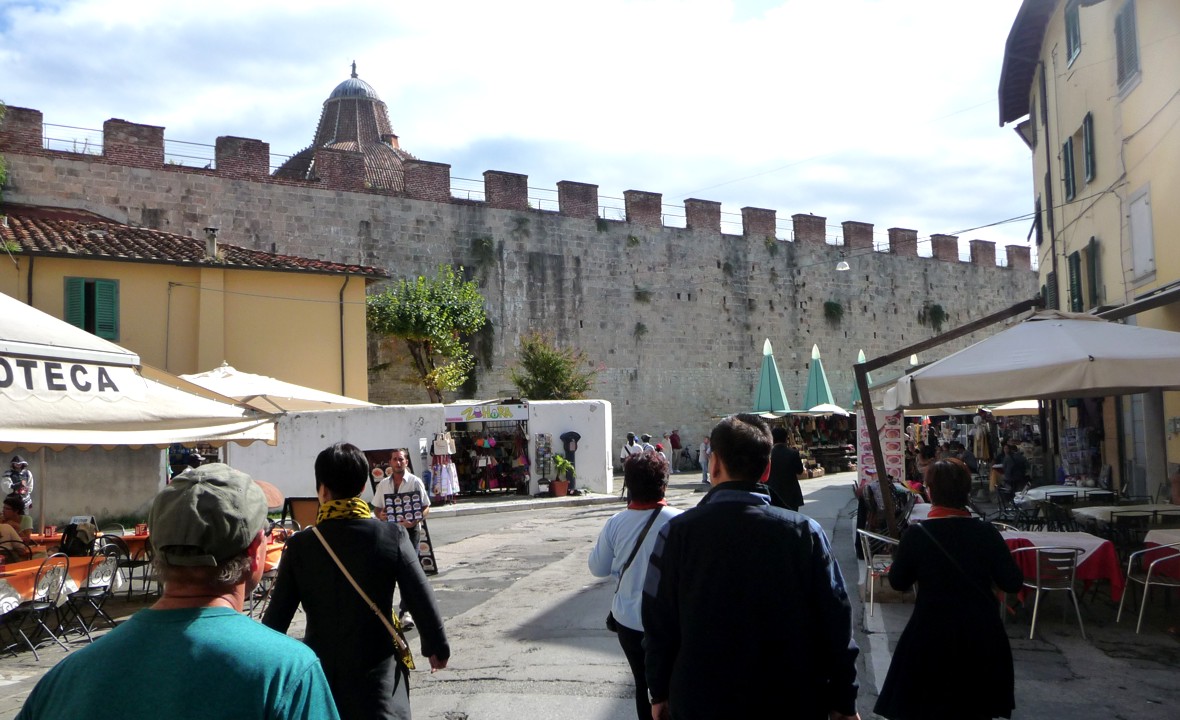 Outside the walled Piazza dei Miracoli