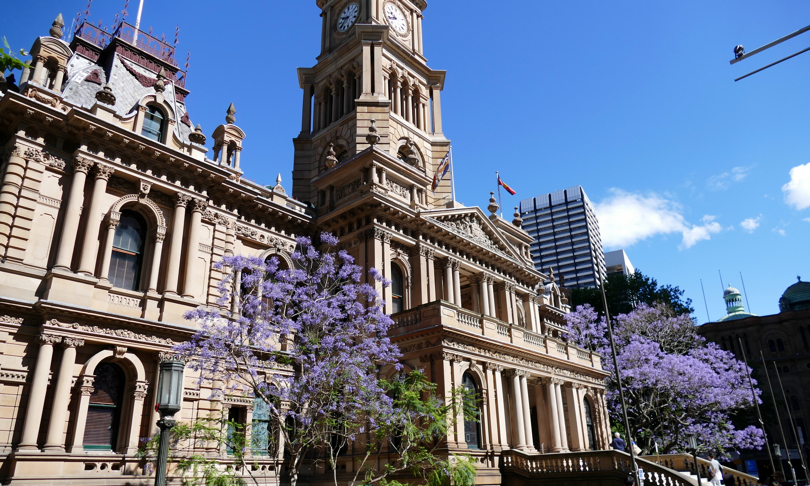 On Monday, we took a free walking tour of Sydney, meeting at the town hall.