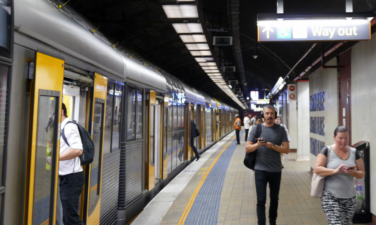 At the airport we bought Opal cards, which enabled us to take trains, buses, and ferrys all over the Sydney area.